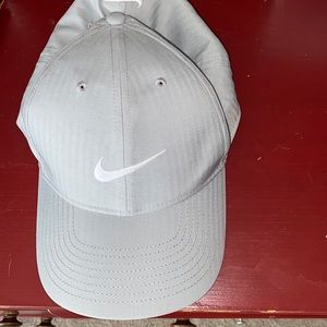 Nike golf hat